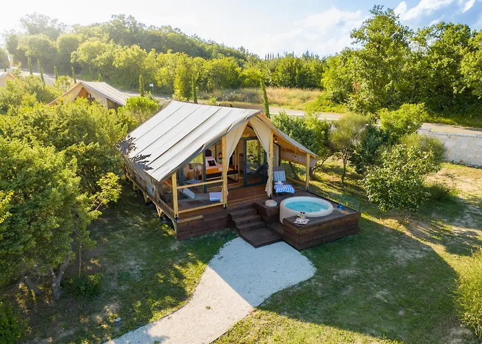 Floria Glamping Garden