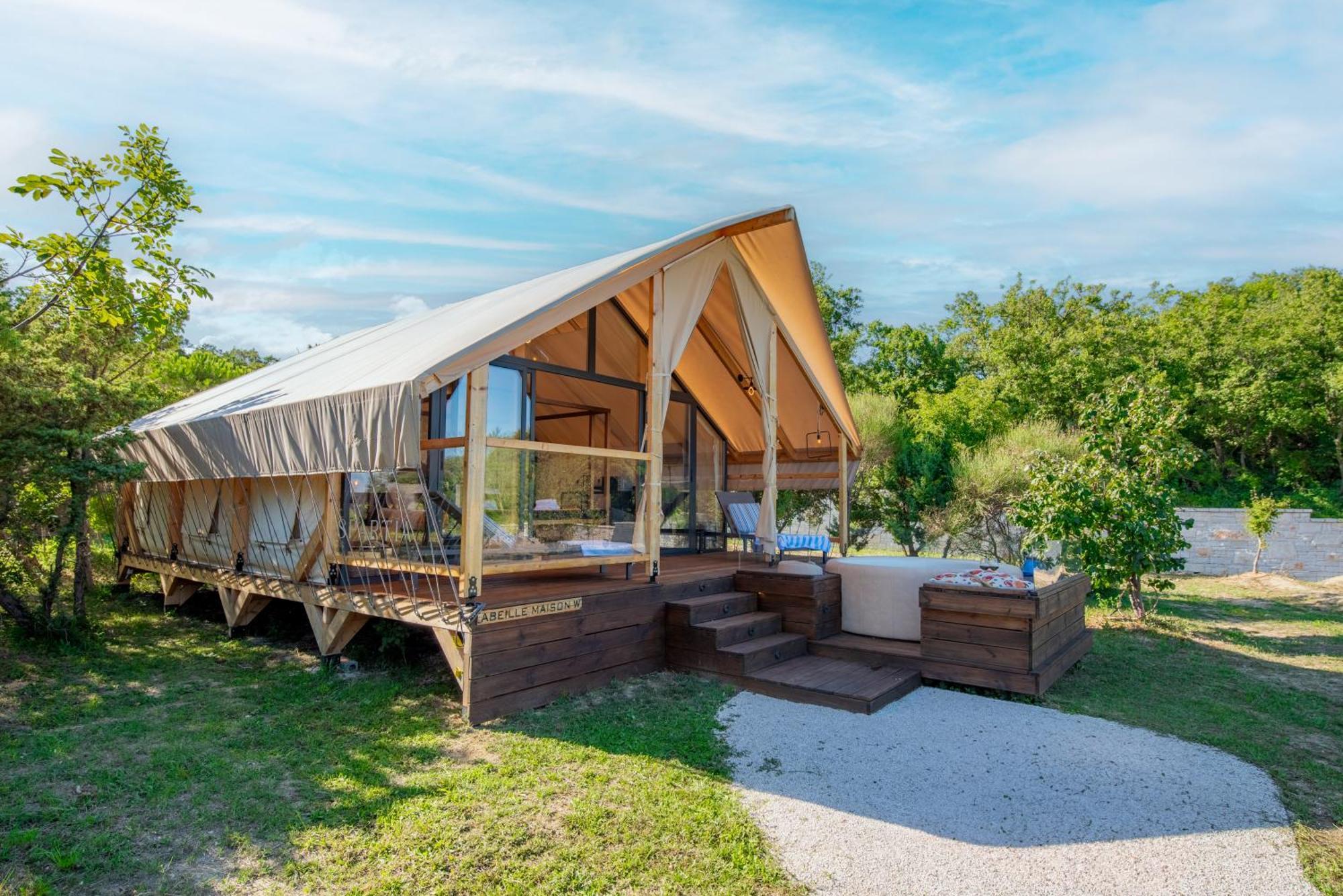 Floria Glamping Garden Campsite 4*