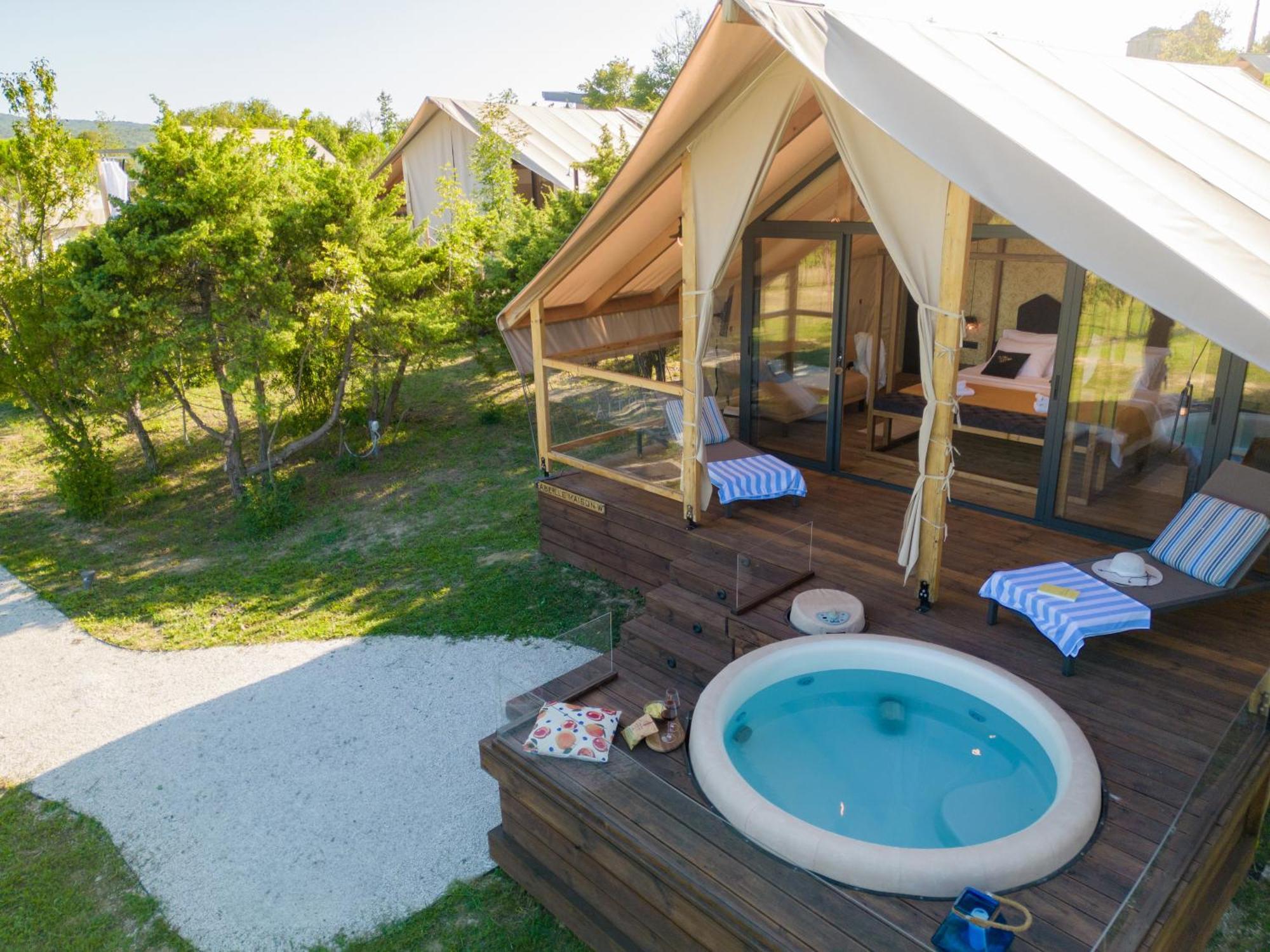 Floria Glamping Garden Campsite 4*