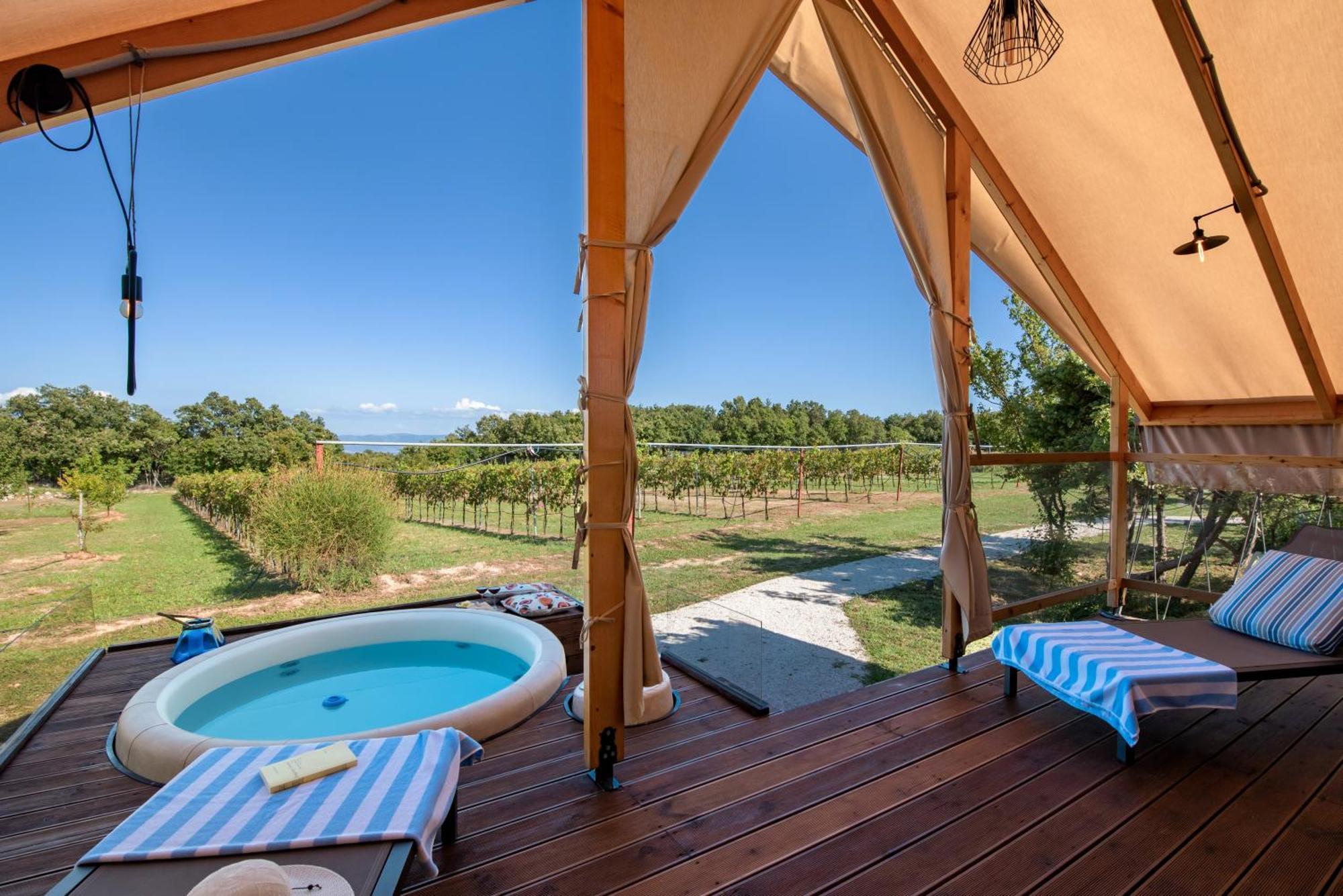 Floria Glamping Garden 4*